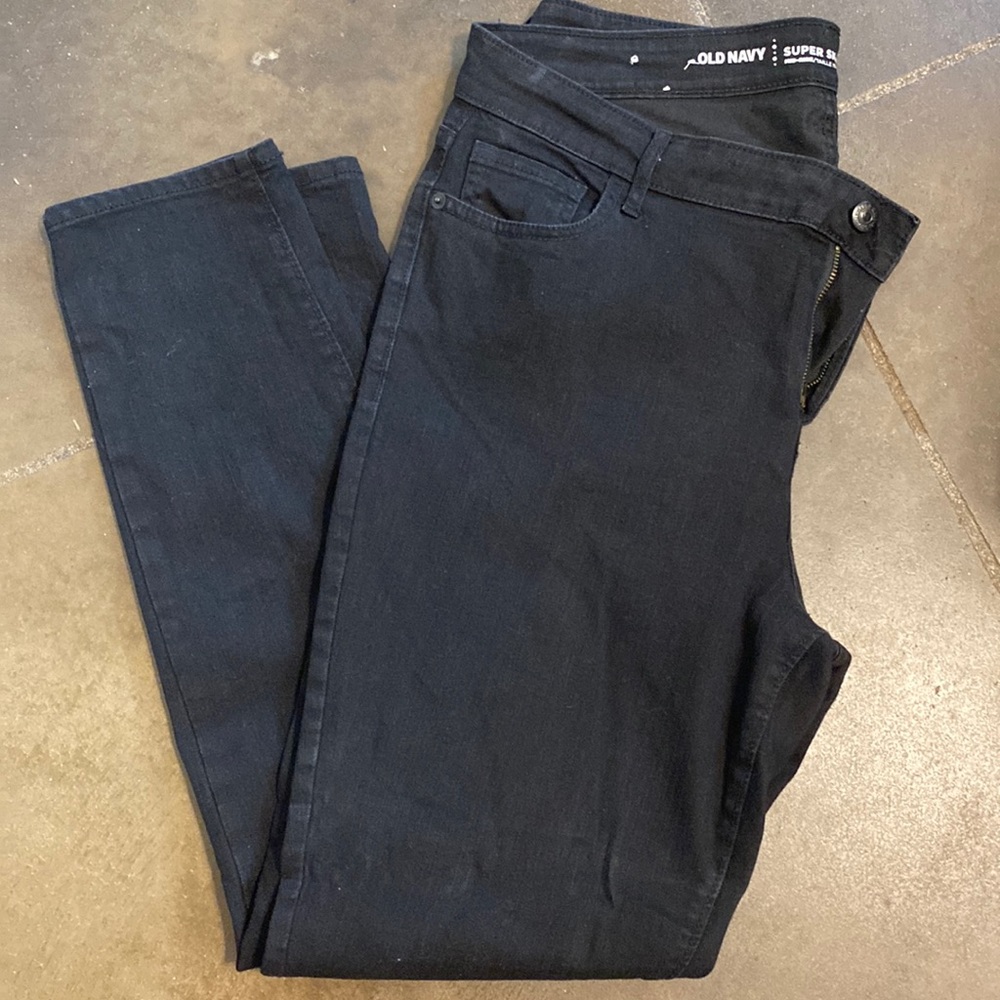 Black like new Old Navy super skinny denim